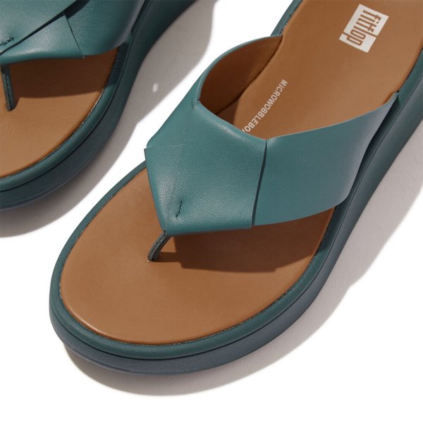 F-MODE Folded-Leather Flatform Toe-Post Sandals