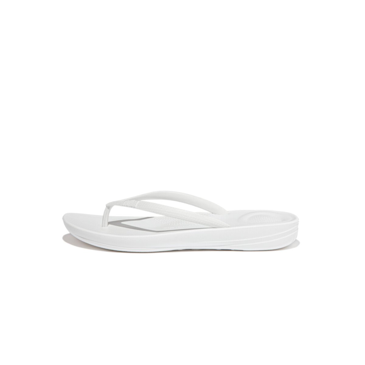 FitFlop iQUSHION Ergonomic Flip-Flops Urban White front view